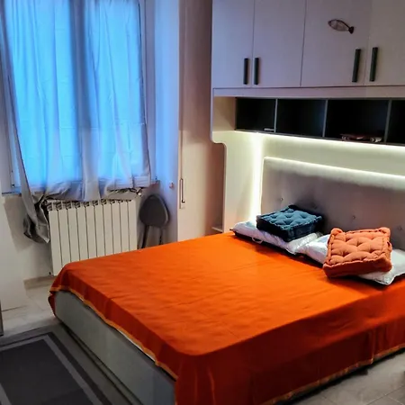 Ostiabytheseacozybedroom